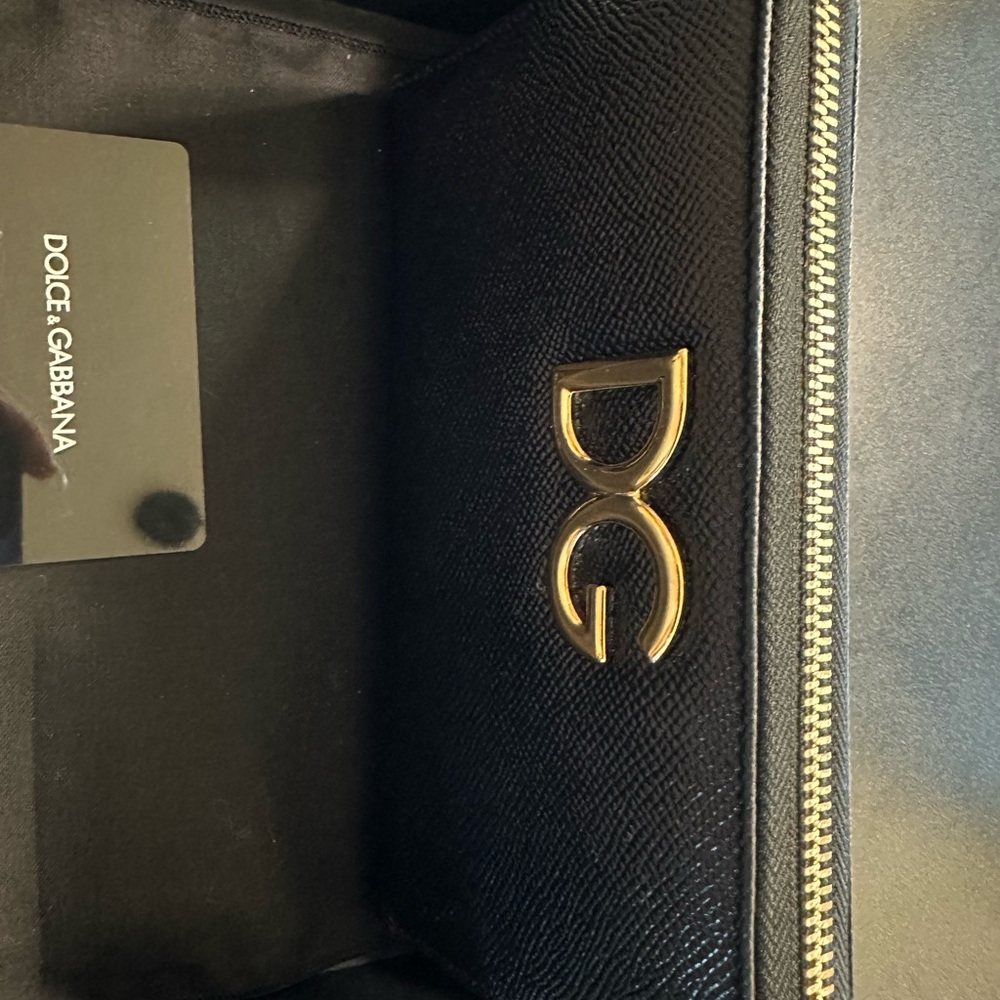 Dolce & Gabbana Black Wallet with Gold Logo - Picture 4 of 10